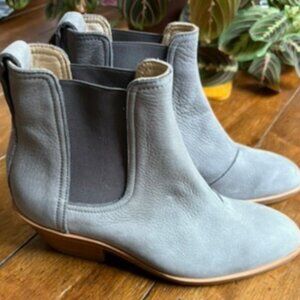Rag & Bone Dixon Chelsea Boots Gray Nubuck Booties Women's size EU 35 (4.5)